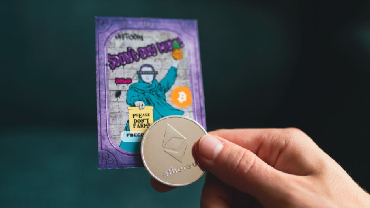 Apple's WWDC 2022 Augmented Reality Easter Egg Sparks NFT Trading Card Rumors