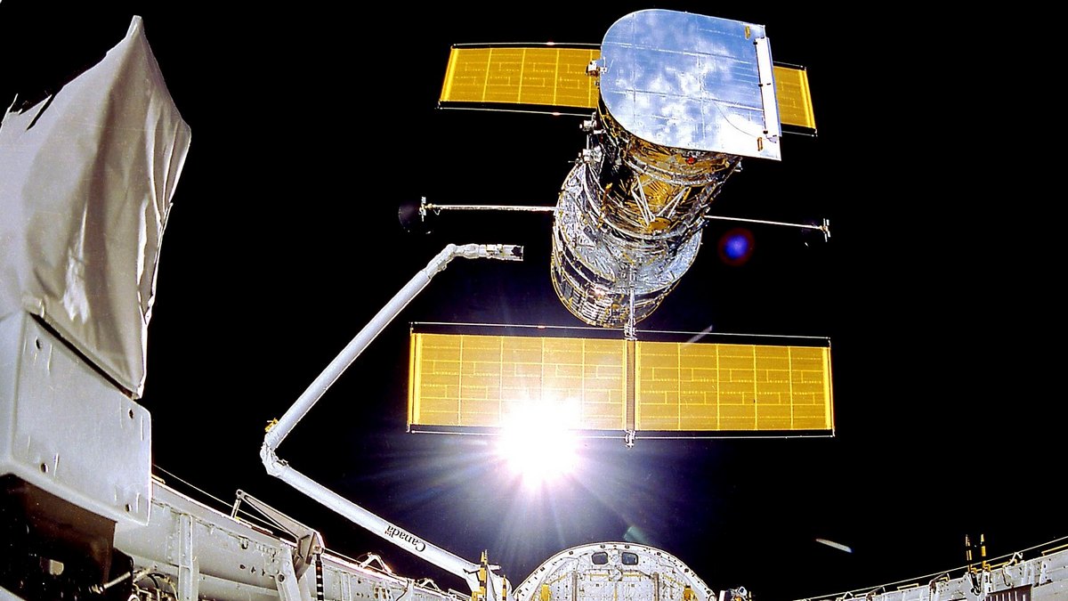 Hubble Space Telescope Fixed After Month of No Astronomical Viewing