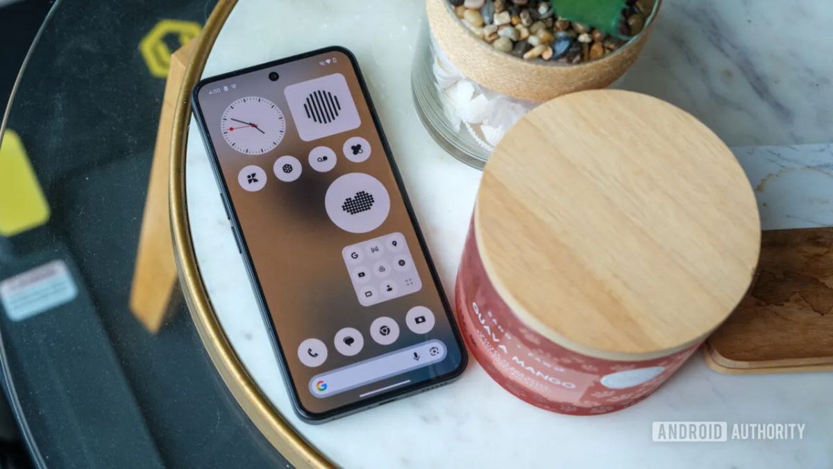 Nothing போன் யூஸர்களுக்கு ஒரு பேட் நியூஸ்! OS 4.0 அப்டேட் இப்போ கிடைக்காது! பெரிய பக் வந்திருக்கா?