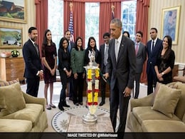 Barack Obama Celebrates Diwali, Lights First-Ever <i>Diya</i> In Oval Office Barack Obama Celebrates Diwali, Lights First-Ever <i>Diya</i> In Oval Office
