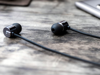 OnePlus Bullets V2 In-Ear Headphones Launched in India at Rs. 1,199