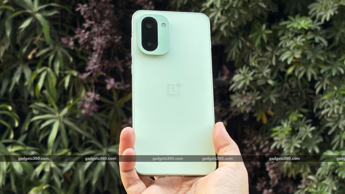 7,400mAh பேட்டரியா? ஒன்பிளஸ் வரலாற்றிலேயே மிகப்பெரிய பேட்டரியுடன் வந்துவிட்டது OnePlus 15R