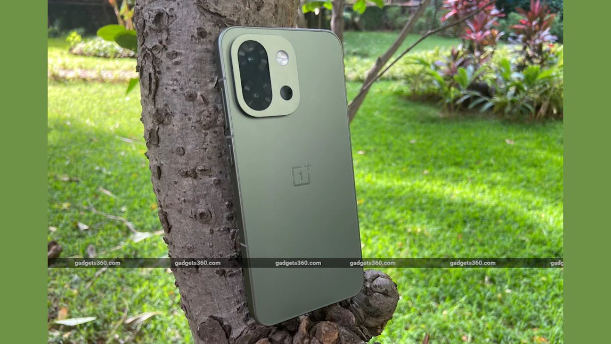 வேற லெவல் Performance! OnePlus 15s-ல் Snapdragon 8 Elite Gen 5 Chipset, Flat OLED Display! விரைவில் இந்தியாவுக்கு வருமா