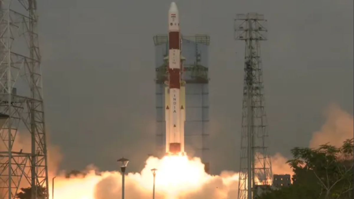 ISRO&rsquo;s PSLV Suffers Second Failure as Third-Stage Glitch Sends Rocket Off Course