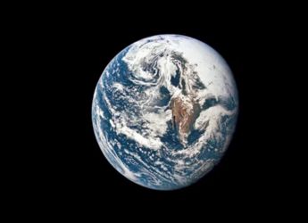 Toxic Gas May Have Sparked Life on Earth Through Icy 'Cobweb' Crystals