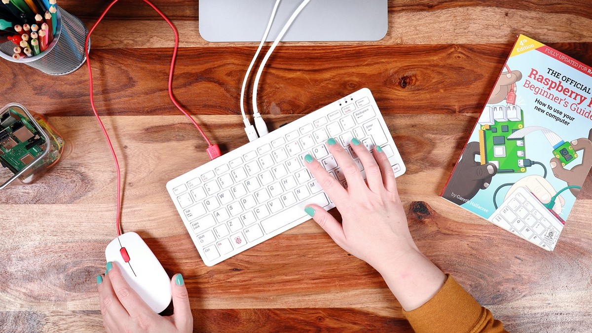 Raspberry Pi 400 With Compact Keyboard, Quad-Core Cortex-A72 SoC Launched