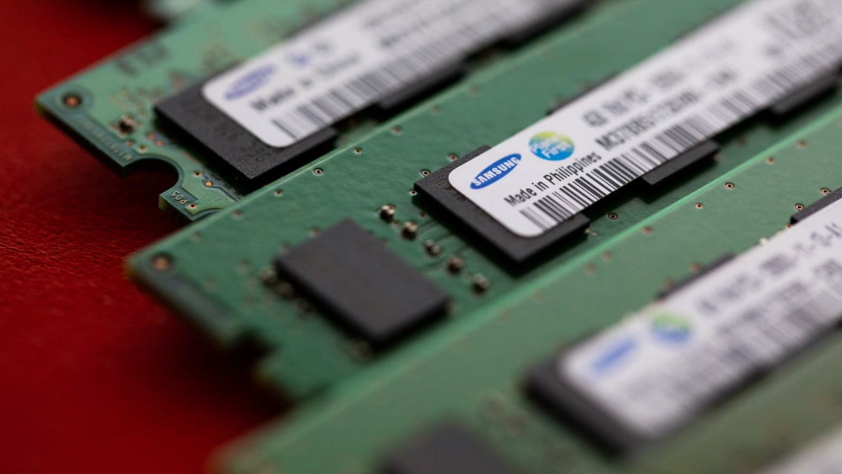 Samsung Hits $1 Trillion Valuation, Joining TSMC in Elite Club