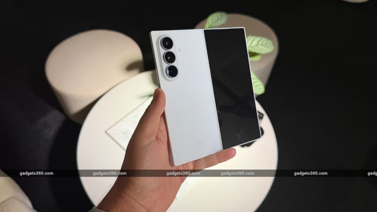 அமேசான் கிரேட் ஃப்ரீடம் சேல்: Samsung Z Fold 8 Ultra, S25 Ultra, OnePlus 15 பம்பர் சலுகைகள்!