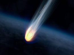 Massive Fireball Streaks Across Southern Japan, Lighting Up the Night Sky Massive Fireball Streaks Across Southern Japan, Lighting Up the Night Sky