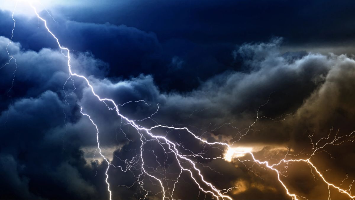 New World Record Alert: Weather Satellite Records Longest Lightning Flash of 515 Miles