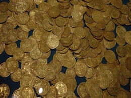 Gold Coins from ‘World’s Richest Shipwreck’ Show 300-Year-Old Castles and Crosses Gold Coins from ‘World’s Richest Shipwreck’ Show 300-Year-Old Castles and Crosses