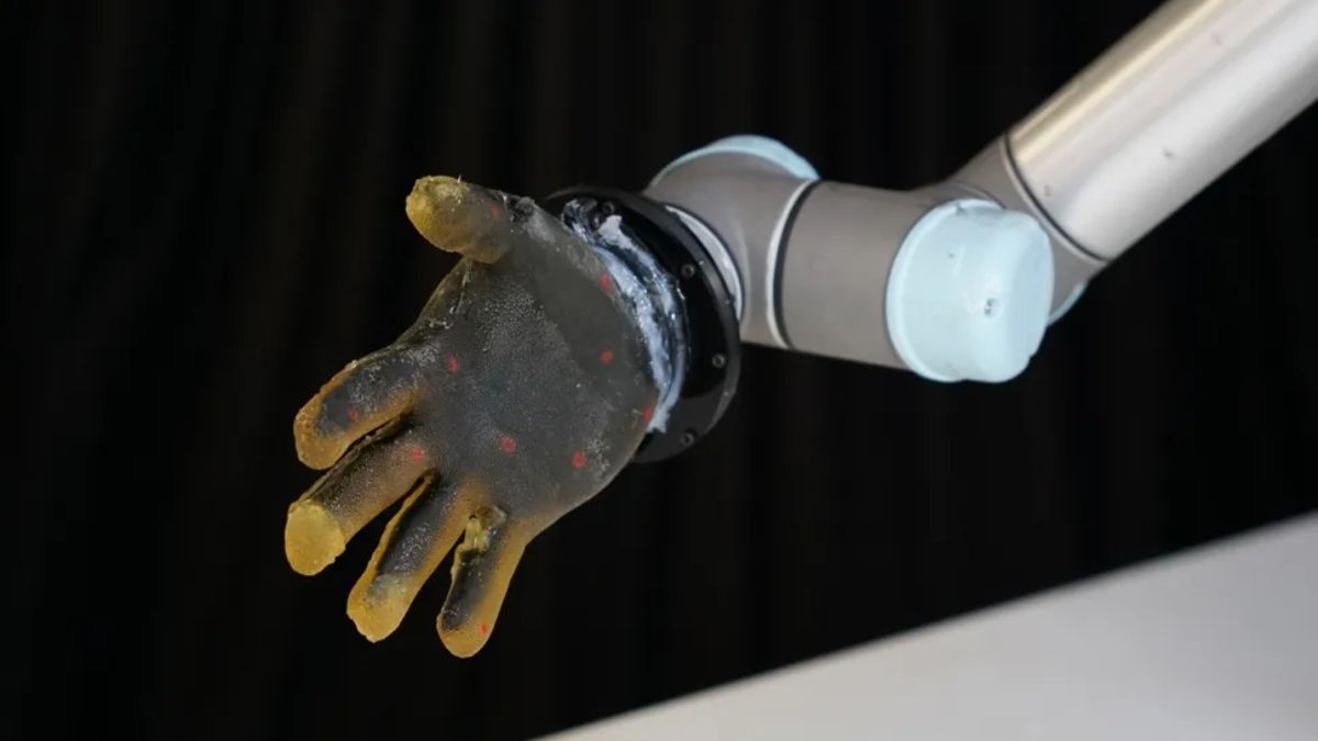 New Gel-Based Robotic Skin Feels Touch, Heat, and Damage Like Human Flesh