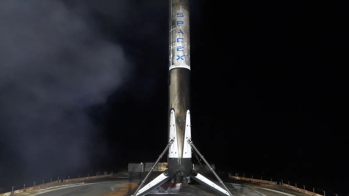 SpaceX Expands Starlink Network with Dual Falcon 9 Launches, Boosts Constellation Beyond 7,900 Satellites