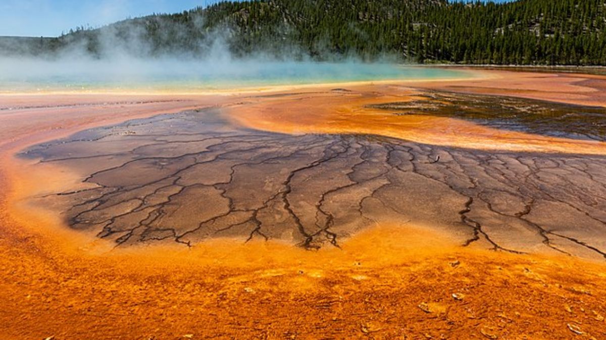 New Study Suggests Yellowstone May Help Solve the World&rsquo;s Helium Crisis