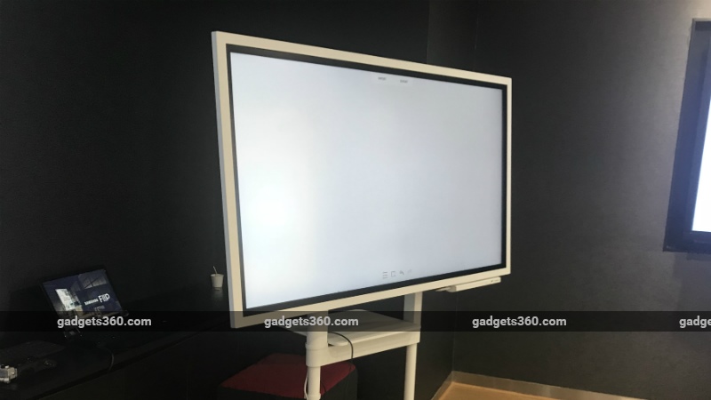 Samsung Flip Digital Whiteboard Launched in India at Rs. 3,00,000