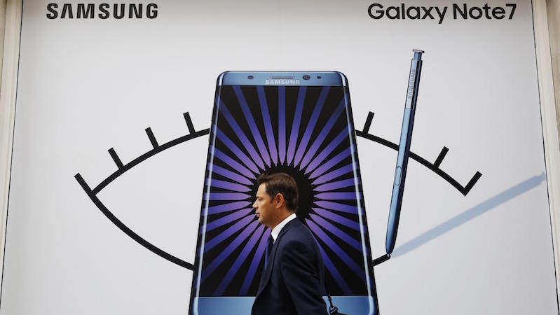 Samsung's Galaxy Note 7 Crisis Is an Opportunity for Apple, Google