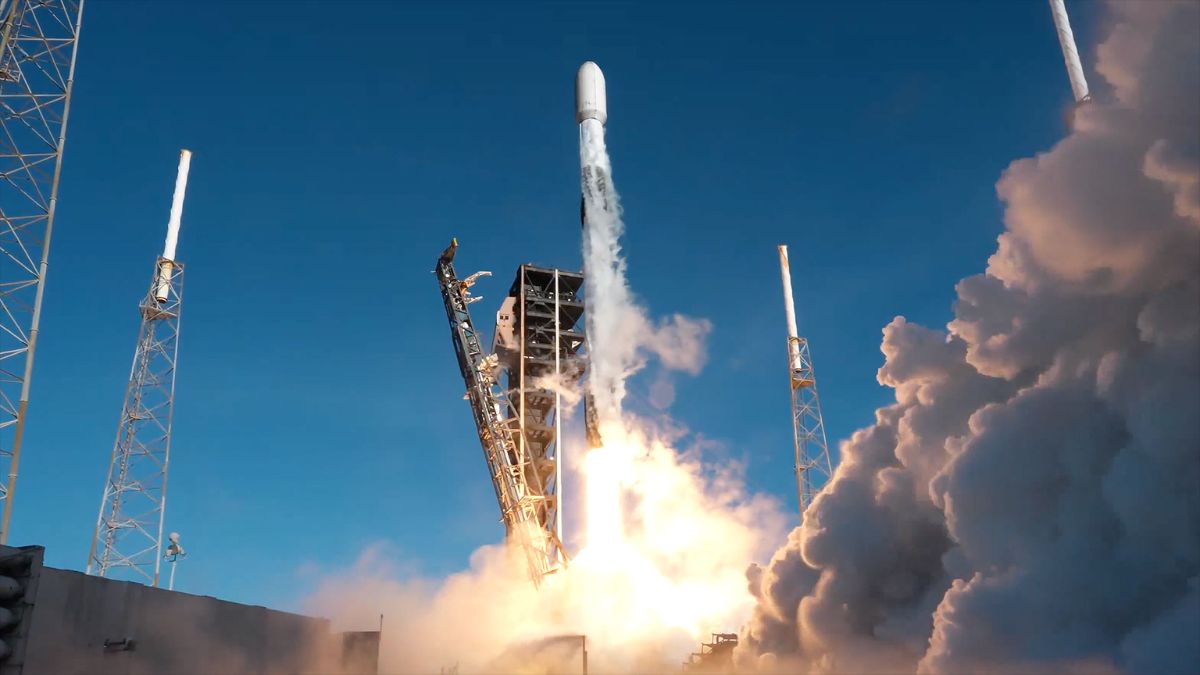 SpaceX Falcon 9 Deploys 28 Next-Generation Starlink V2 Mini Satellites