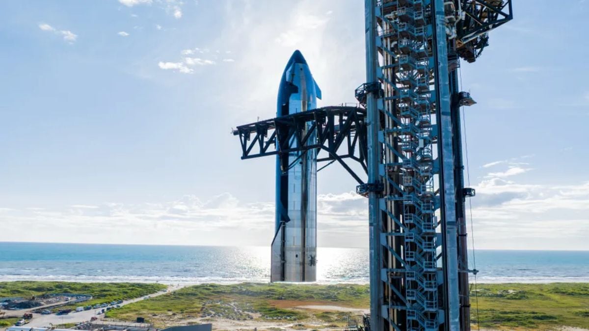 SpaceX Moves Starship to Launch Pad for Final Version 2 Test Flight