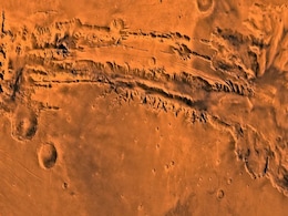Is Mars Really Red? A Physicist Explains the Science Behind Its Colour and More Is Mars Really Red? A Physicist Explains the Science Behind Its Colour and More