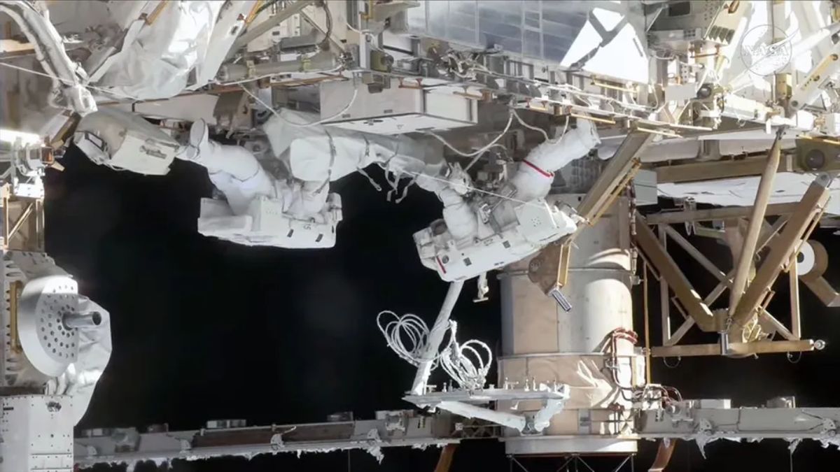NASA&rsquo;s McClain, Ayers Wrap Up All-Female Spacewalk to Power Up ISS