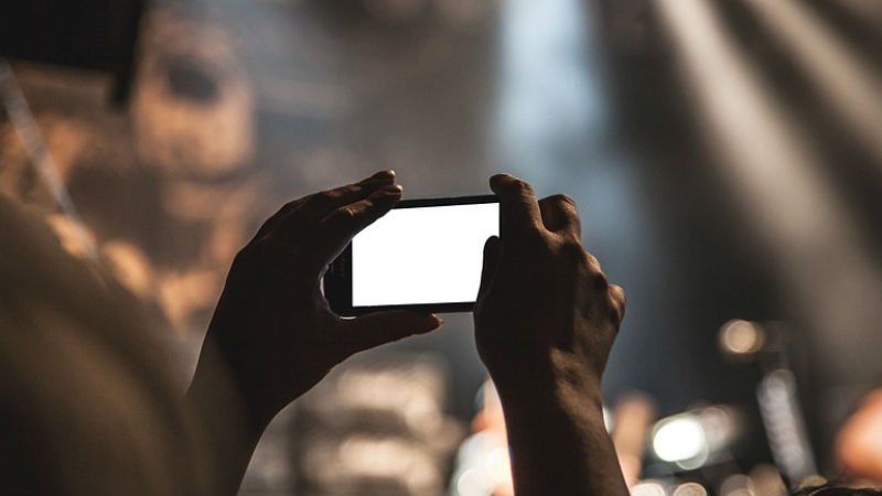 Pre-Owned Smartphone Market in India Booming, Average Selling Price Rises to Rs. 11,000: OLX