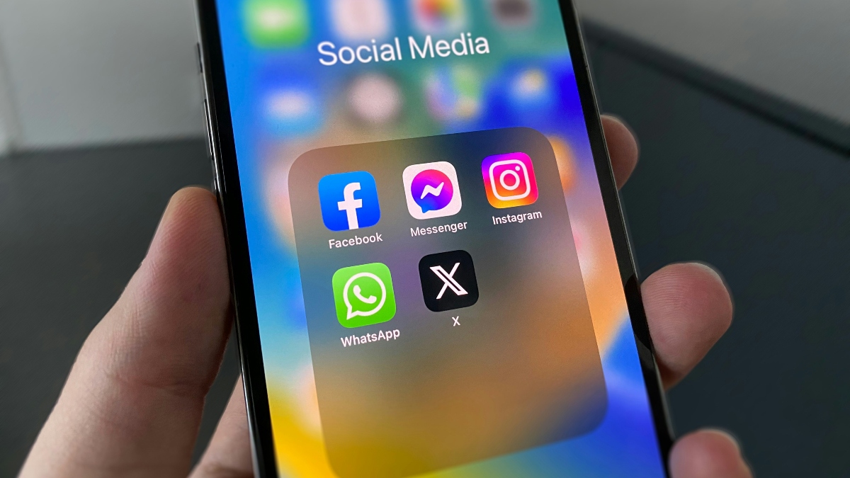 ডেটা শেষ, ইন্টারনেট নেই? তবুও চলবে হোয়াটসঅ্যাপ, ফেসবুক মেসেঞ্জার, বড় চমক Samsung-এর