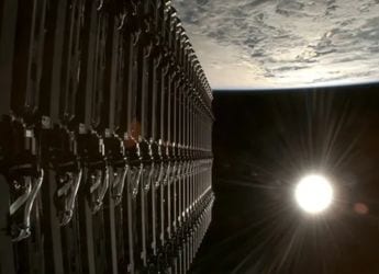 Starlink Satellite Breaks Apart in Orbit, Begins Uncontrolled Fall Toward Earth After SpaceX Anomaly