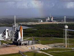 SpaceX Captures Starship Booster with ‘Chopsticks’ During Historic Flight 5 Launch SpaceX Captures Starship Booster with ‘Chopsticks’ During Historic Flight 5 Launch