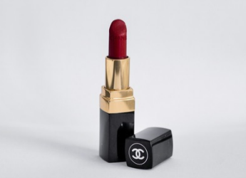 Bold Lipstick Shades That Make an Instant Statement (For Every Skin Tone)