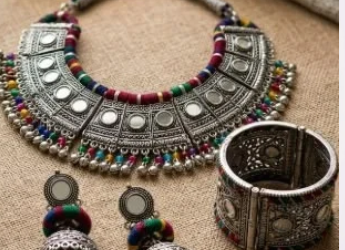 Top Navratri Garba Accessories: Silver Jewellery, Latkans, & Festive Belts