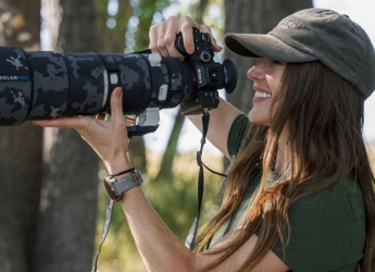 Which is the Best Photography Camera Under ₹99,999 for Beginners and Pros?
