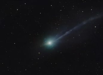 Interstellar Comet 3I/ATLAS Photographed Beside Distant Galaxy in Rare Cosmic Shot