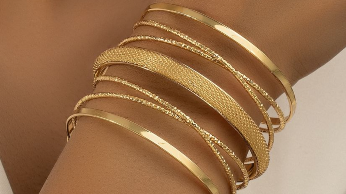 Top 5 Modern 18K Gold Bangles Designs for Women: Latest Trends 2026