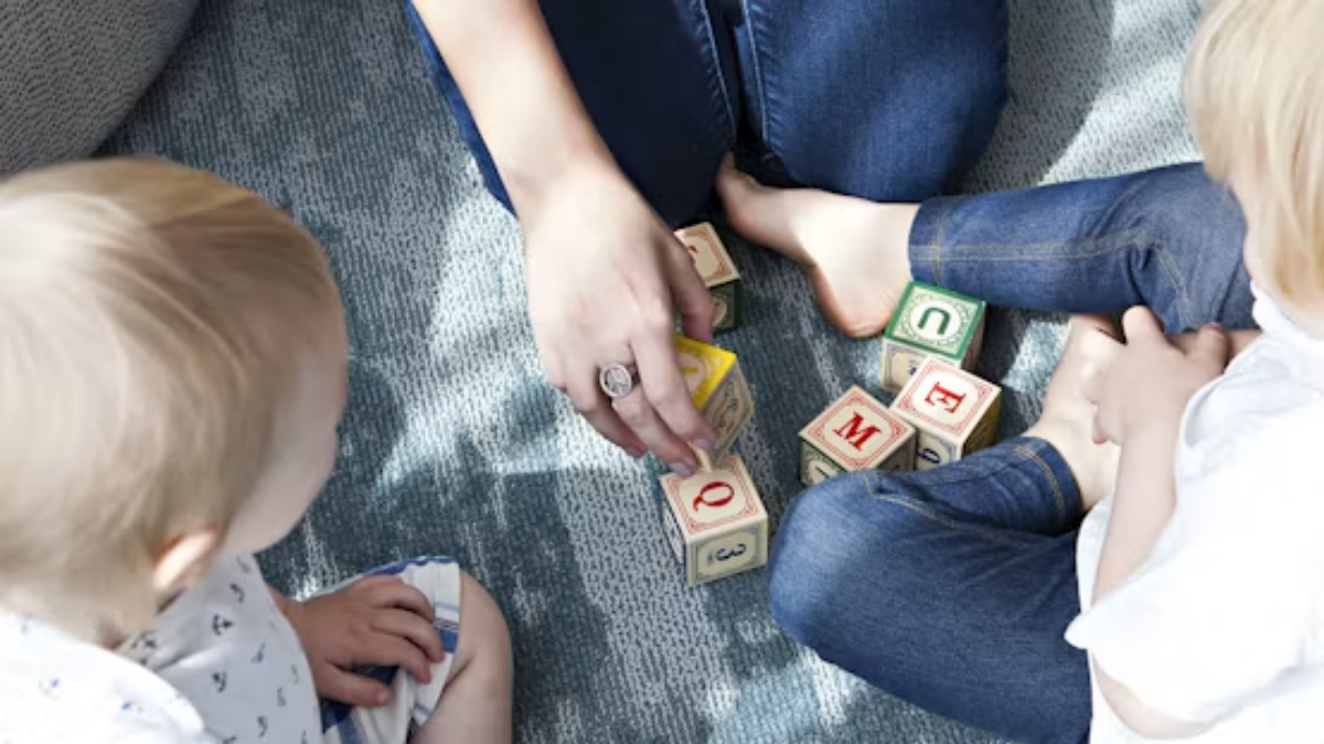 Non-Screen Educational Toys That Keep Toddlers Busy for Hours