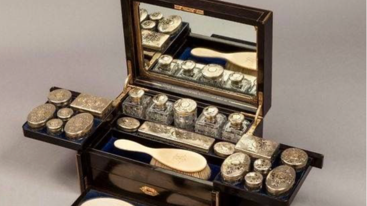 Top Vanity Bags For Women From Myntra Top Vanity Bags For Women From Myntra