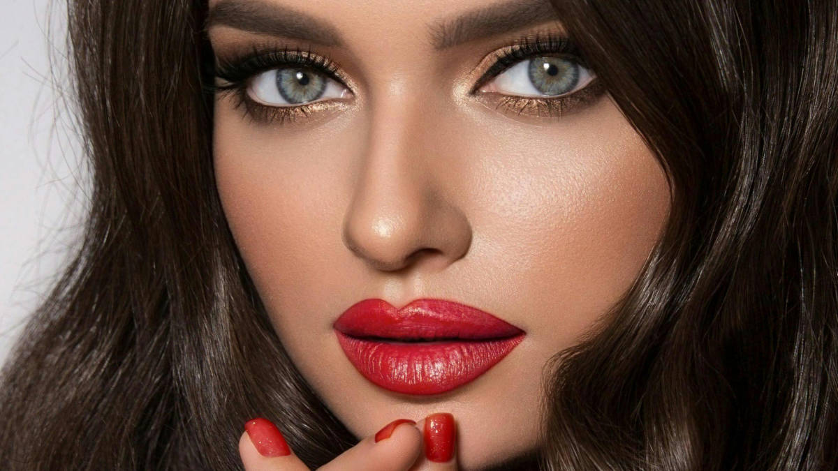 Maybelline's Best Makeup Products on Myntra: Winter Glam Edit