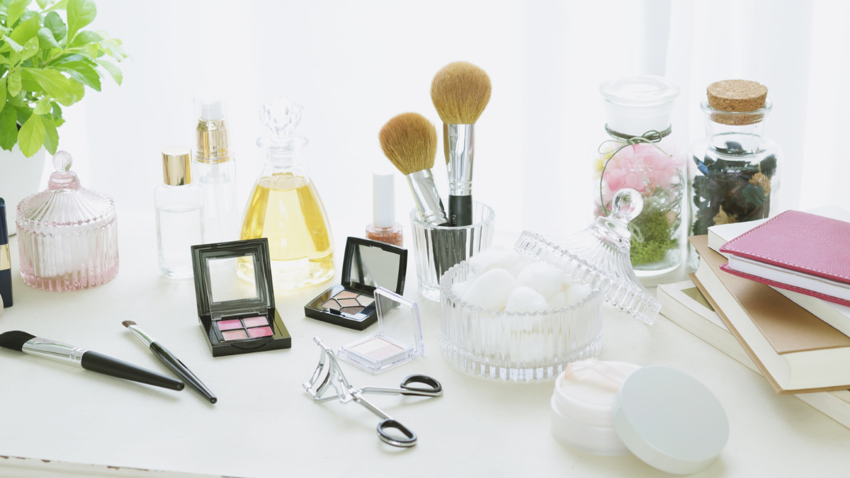 Essential Tools for Precise Beauty: Top Makeup Pencil Sharpeners & Cleaners