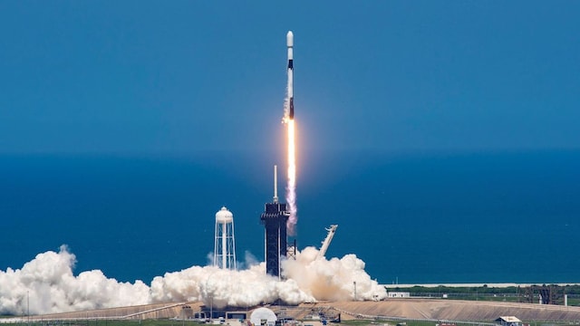 SpaceX Launches 10,000th Starlink Satellite, Sets New Annual Record SpaceX Launches 10,000th Starlink Satellite, Sets New Annual Record