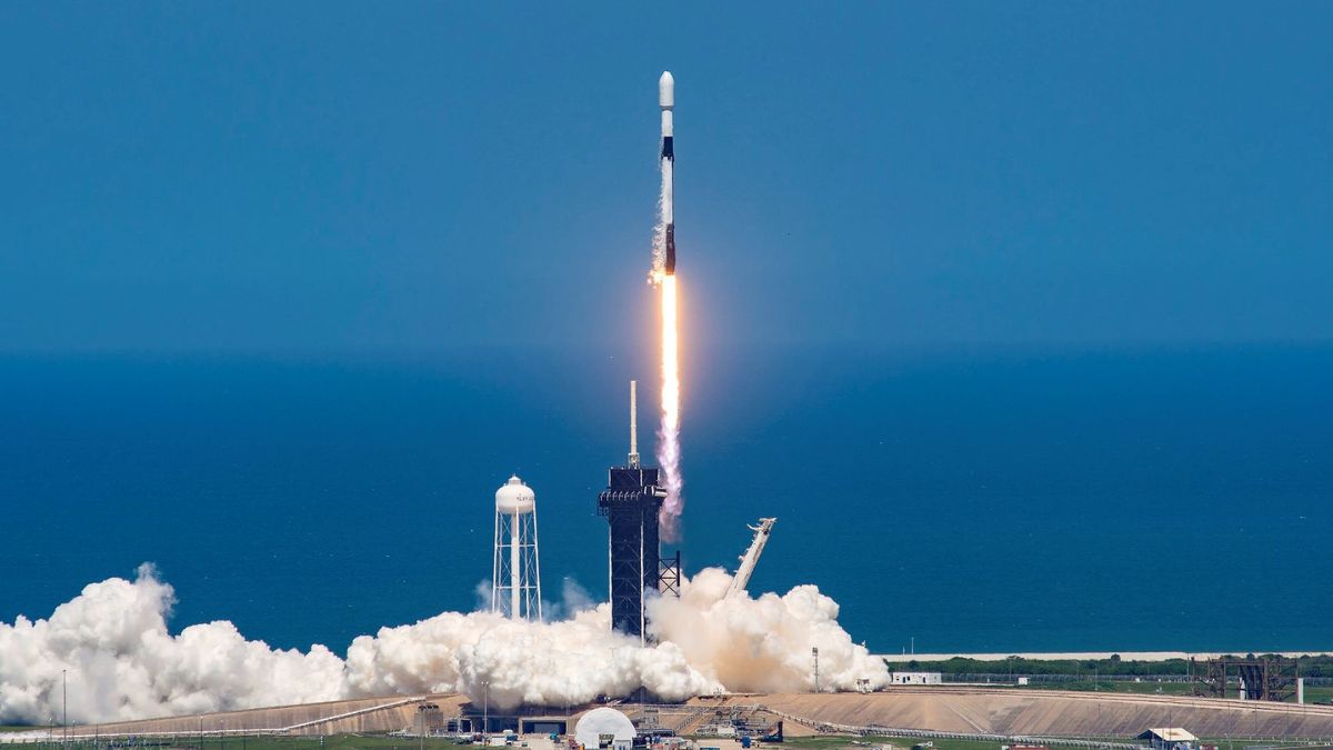 SpaceX Launches 10,000th Starlink Satellite, Sets New Annual Record
