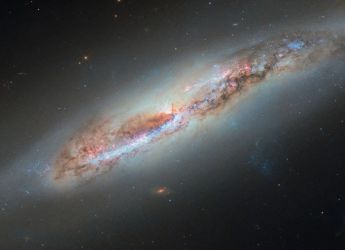 Hubble Data Reveals Previously Invisible &lsquo;Gas Spur&rsquo; Spilling From Galaxy NGC 4388&rsquo;s Core