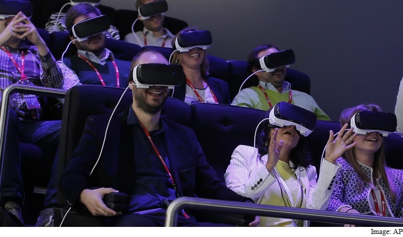 Google and Facebook Chase New Kind of VR Headset