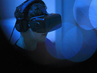 Google and Facebook Chase New Kind of VR Headset