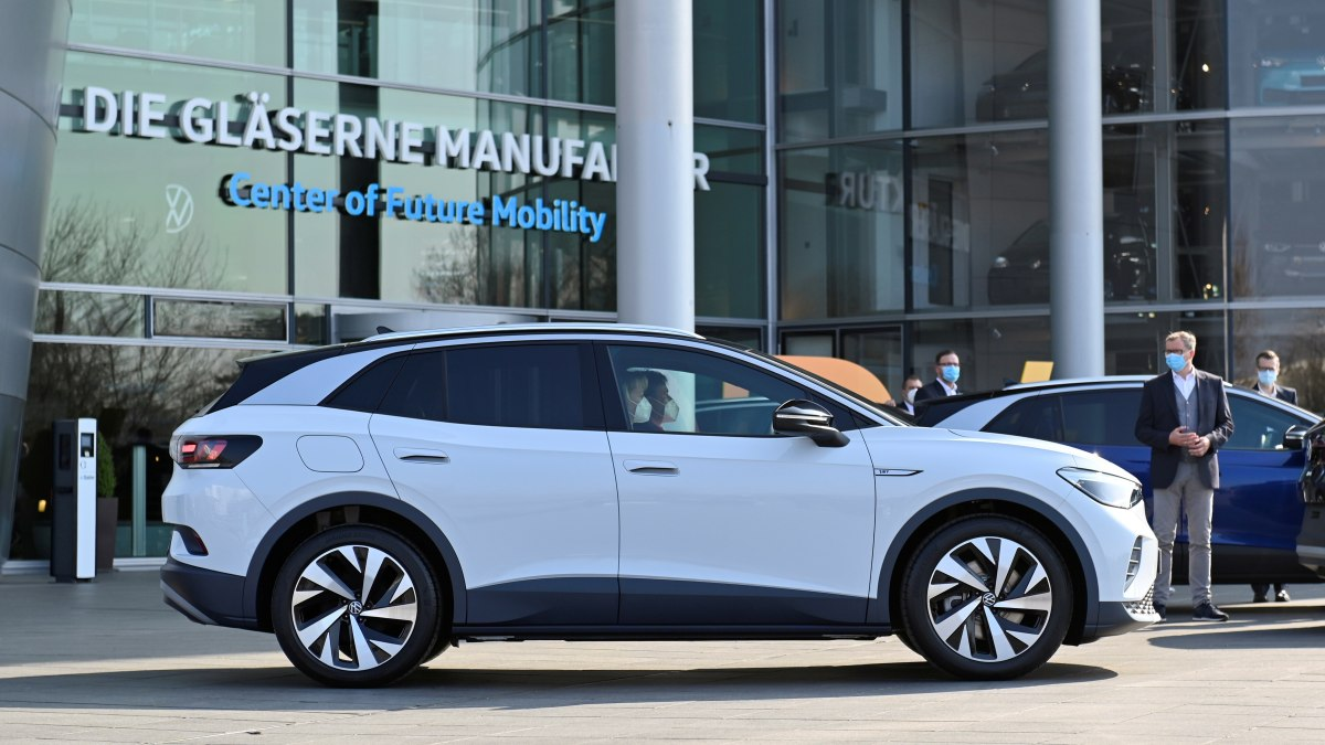 Volkswagen Said to Buy Green Credits From Tesla to Comply With Environmental Rules in China