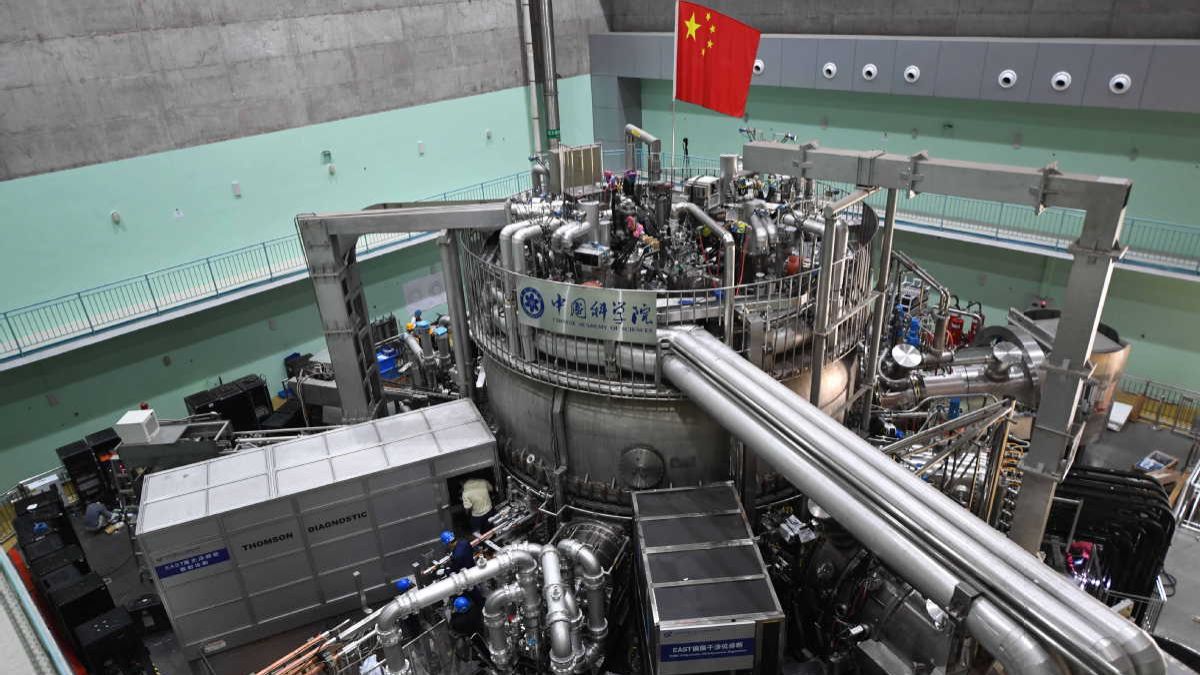 China's 'Artificial Sun' Breaks Nuclear Fusion Record with 1,000 Seconds of Continuous Plasma Loop