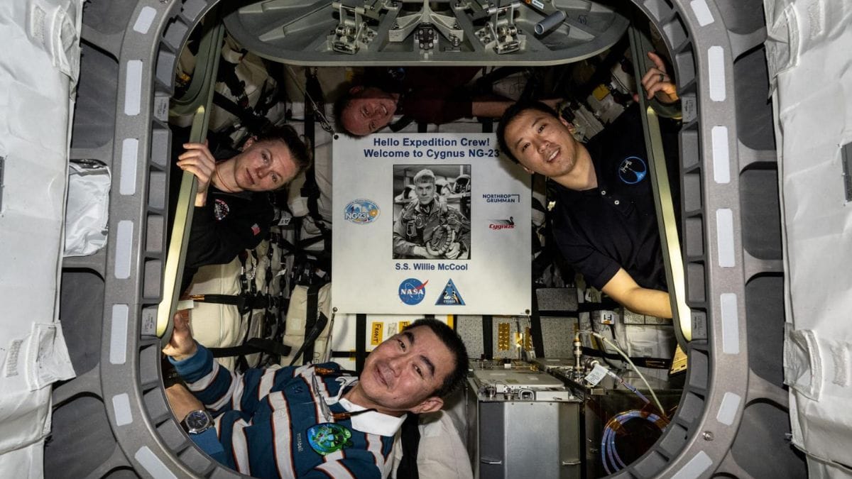 Expedition 73 Astronauts Conduct Physics Experiments, Health Research, and Tech Tests on ISS