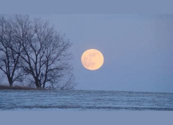 Wolf Moon Supermoon 2026: Rare January Full Moon Near Perihelion Lights Up the Sky