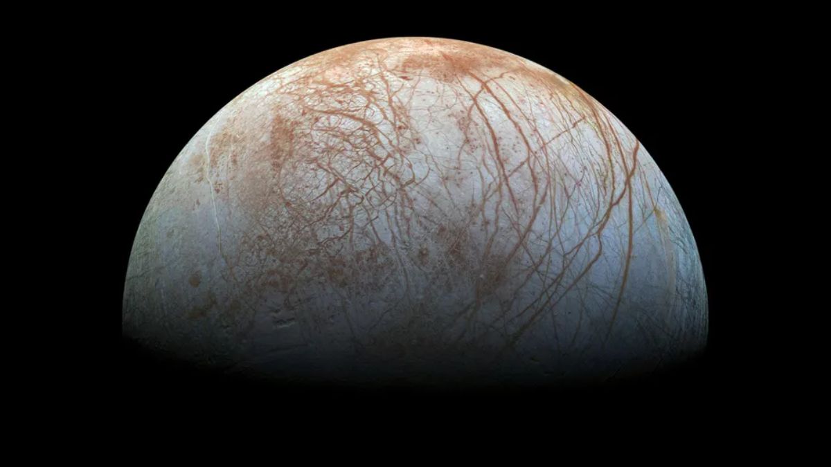 Europa&rsquo;s Hidden Ocean Could Be &lsquo;Fed&rsquo; by Sinking Salted Ice; New Study Boosts Hopes for Alien Life