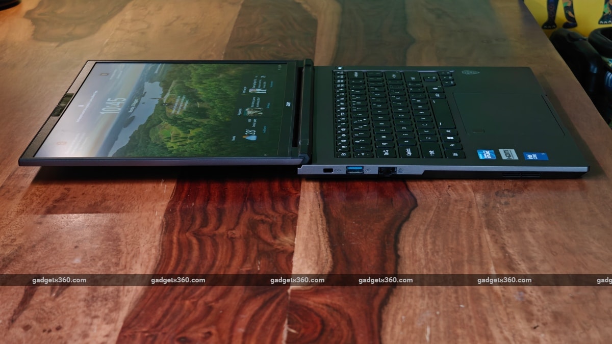 acer travellite 2026 display hinge gadgets 360 Acer  AcerTravelLiteT24-54M