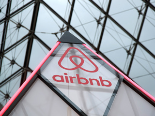 Airbnb Will Leave West Bank Homes Listed to Settle Suits