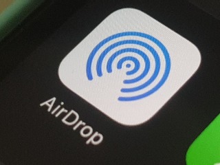 Chinese Institute Claims It Cracked Apple&#039;s AirDrop to Uncover Sender Email Addresses, Phone Numbers